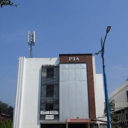 Pia Hotel Cirebon Exteriér fotografie