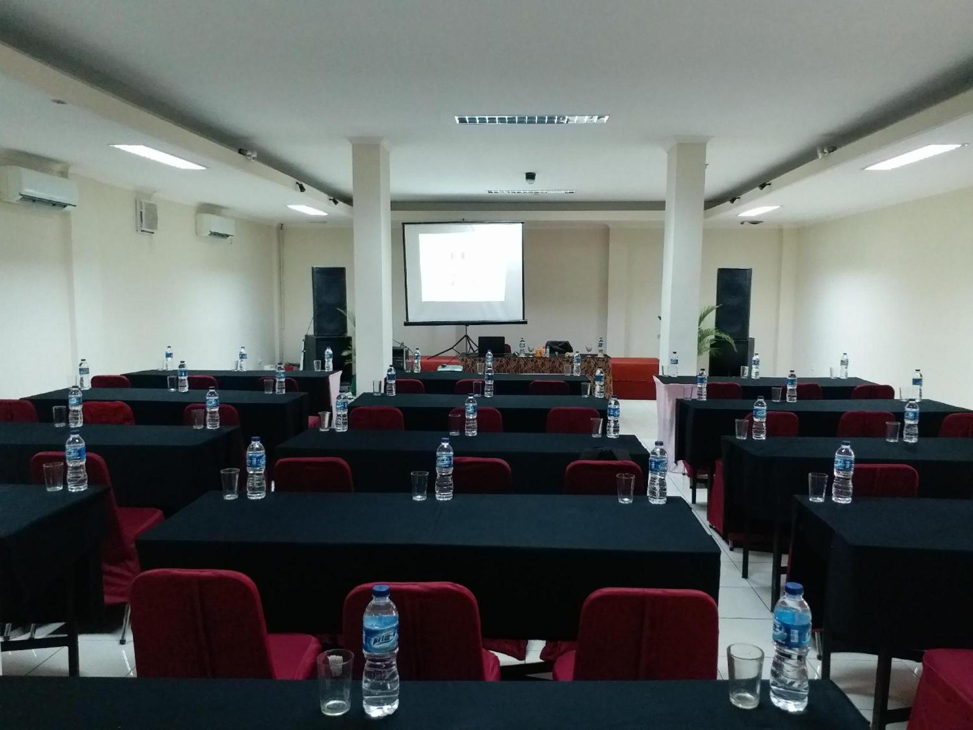Pia Hotel Cirebon Exteriér fotografie