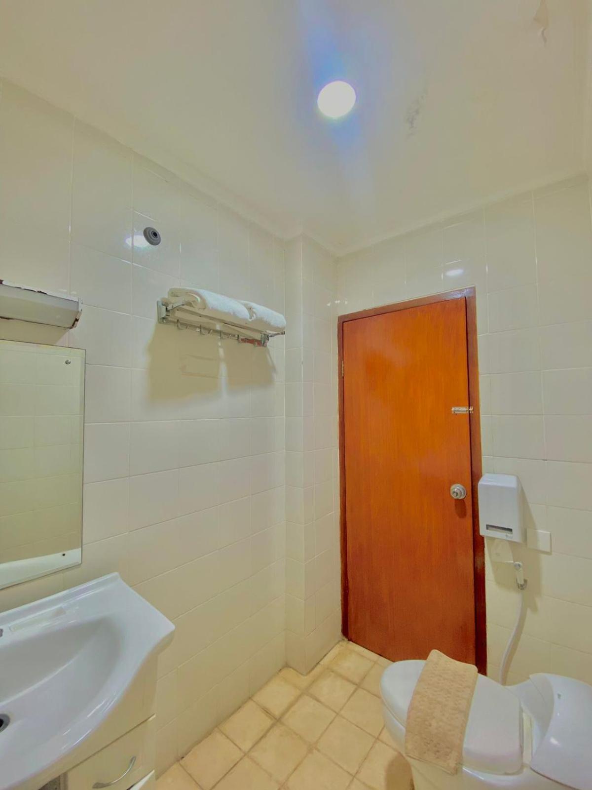 Pia Hotel Cirebon Exteriér fotografie
